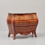 1058 3154 CHEST OF DRAWERS